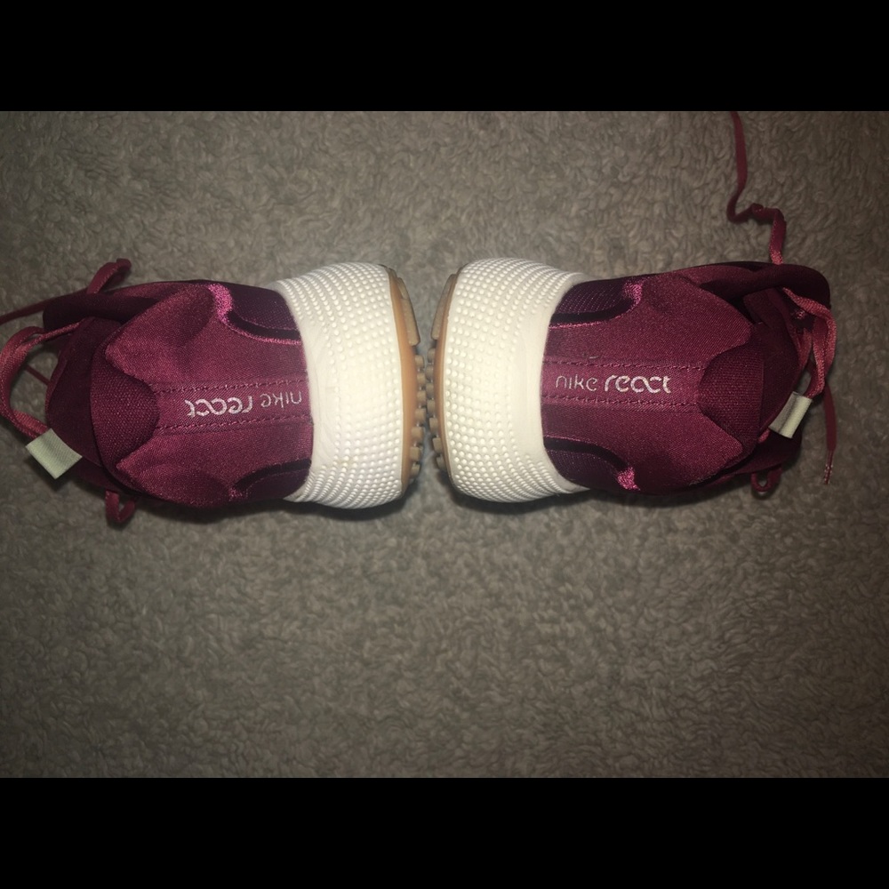 Nike - Picture 8 of 12